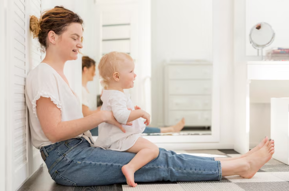 When Do Babies Sit Up: A Gentle Guide to Rolling, Crawling, and Early ...